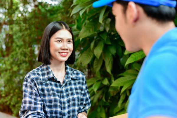 Mua hàng tại đại lý chính hãng được giao hàng nhanh chóng