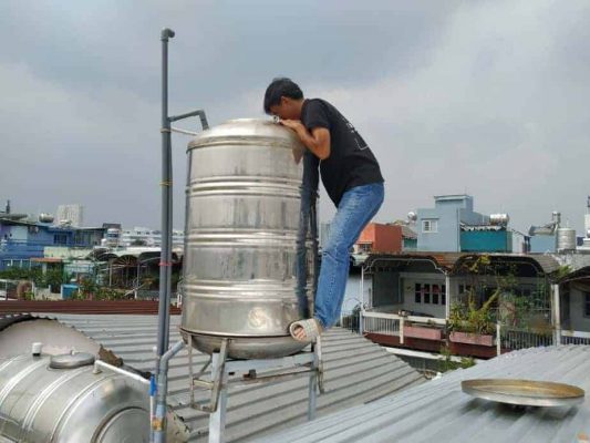 Cách vệ sinh bồn nước Tân Á đứng
